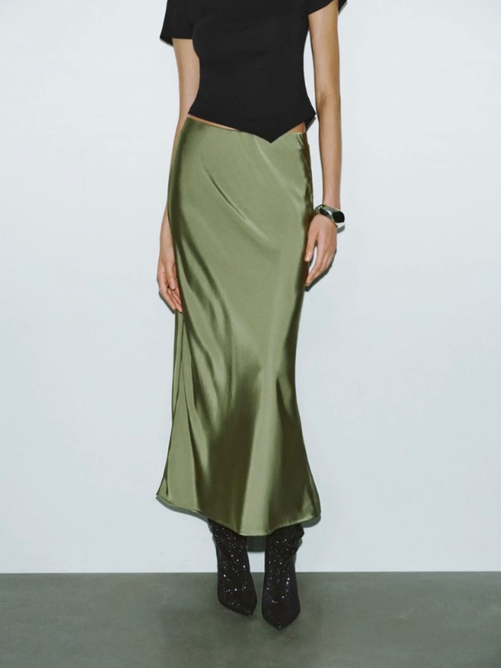 Satin Mermaid Skirt (Size L)